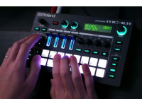 <b>Roland MC-101 BEAT MACHINE Caixa de Ritmos Musica Eletronica TR-808, TR-909, Juno-106, SH-101</b> <b>Roland MC-101 BEAT MACHINE Caixa de Ritmos Musica Eletronica TR-808, TR-909, Juno-106, SH-101</b>